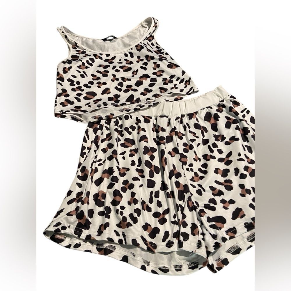 Chicme size XL leopard shirt set like new see pics excellent